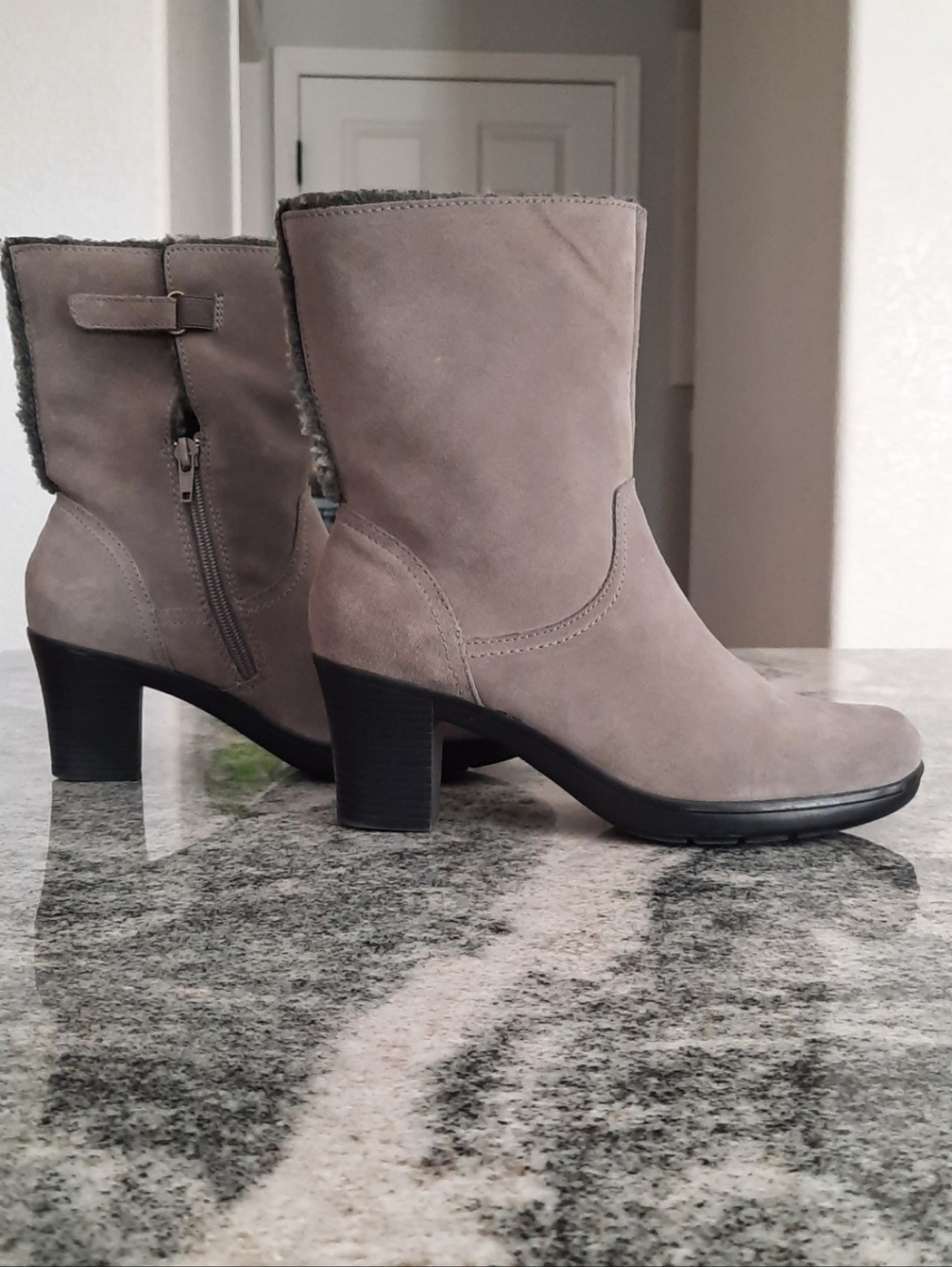 WOMEN'S "CLARKS" WINTER BOOTIES SZ 6.5